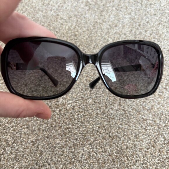 Sunglasses Black Square with gold chain on arms - Picture 6 of 8